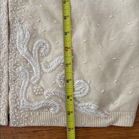 Vintage Women’s Beaded Cream Colored Sweater/Cardigan - Picture 5 of 8